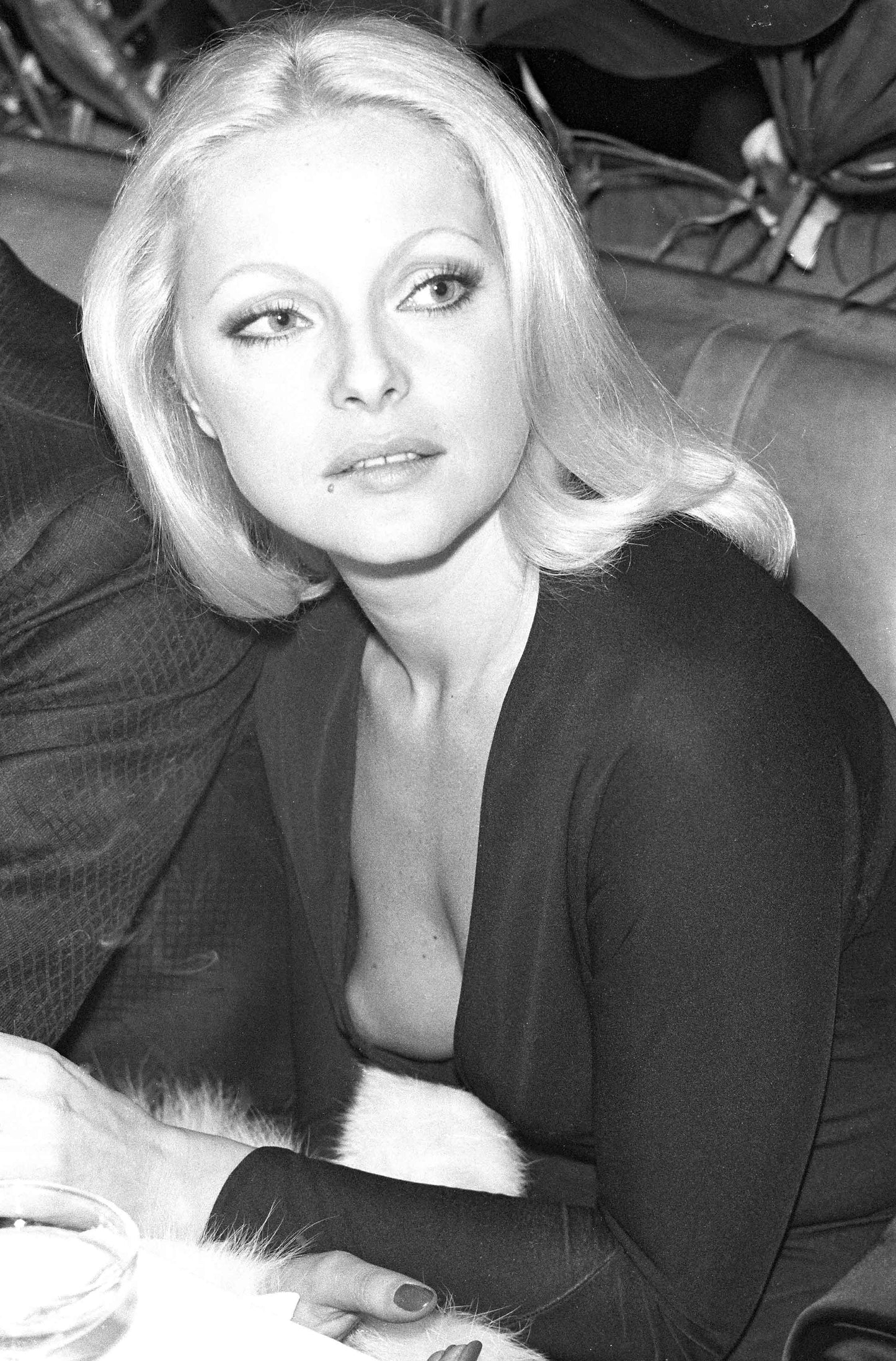 Virna Lisi, Paris, 1972 photo