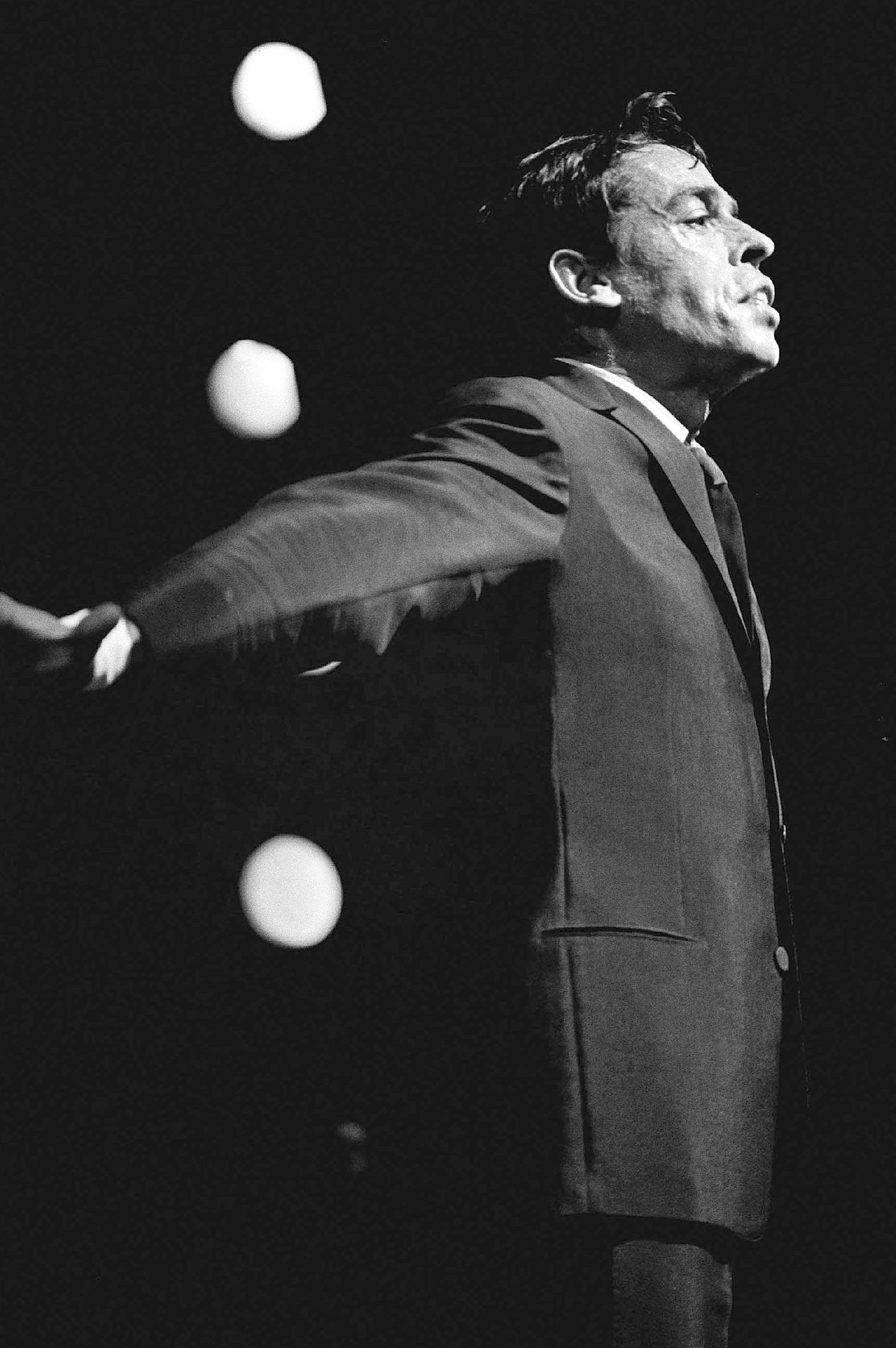 Jacques Brel at the Olympia, Paris, 1966 (30x40cm) 